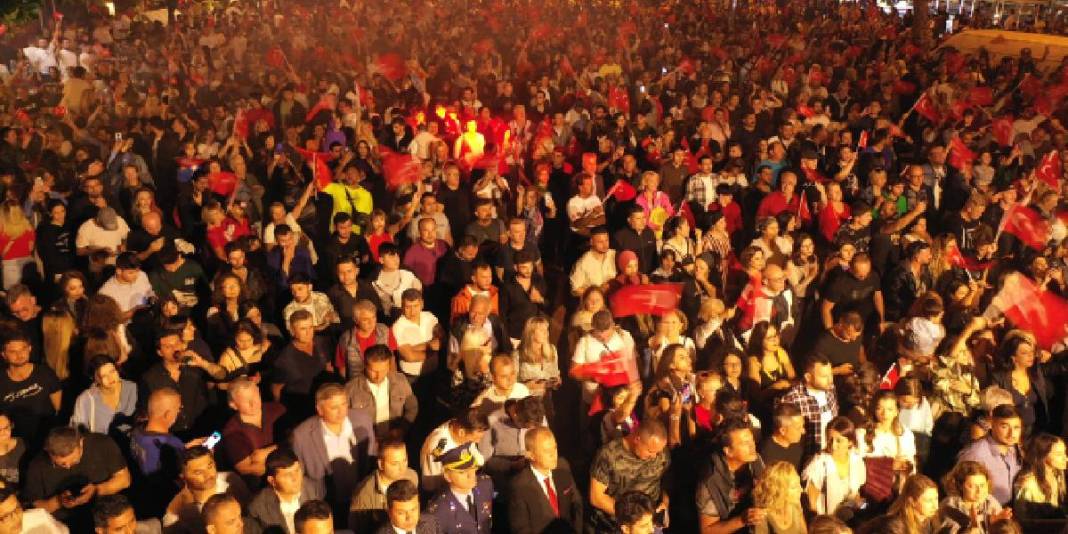 Coşkulu kutlamaya son saatler! Bağdat Caddesi Cumhuriyet yürüyüşü saat kaçta? İşte 29 Ekim yürüyüş saati! 3